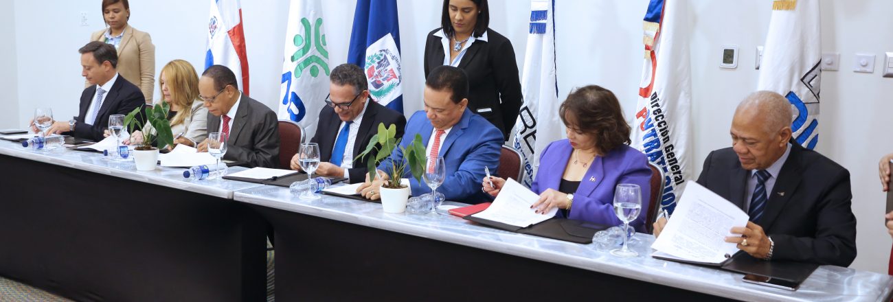Siete instituciones públicas firman acuerdo para fomentar la transparencia en el Gobierno