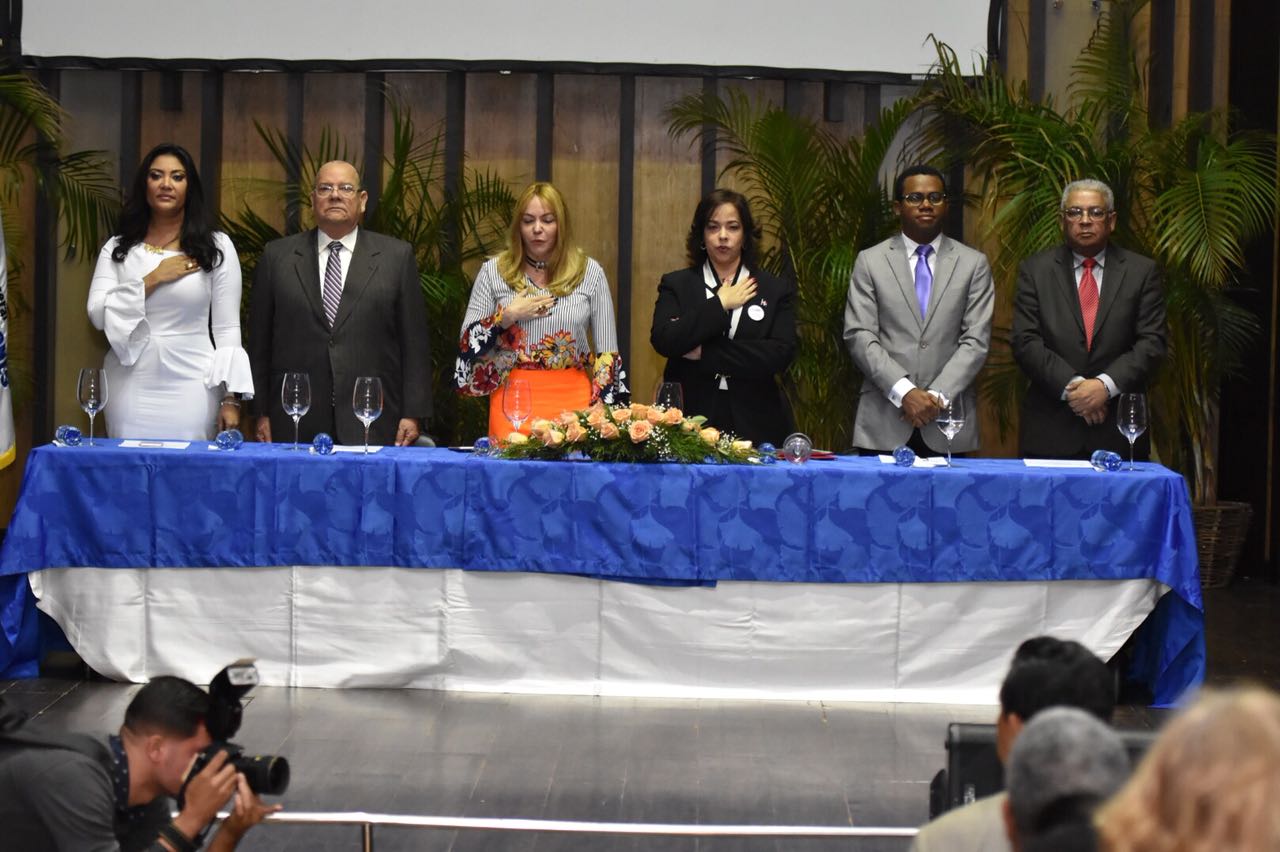 Contrataciones Públicas reconoce instituciones por procesos en línea