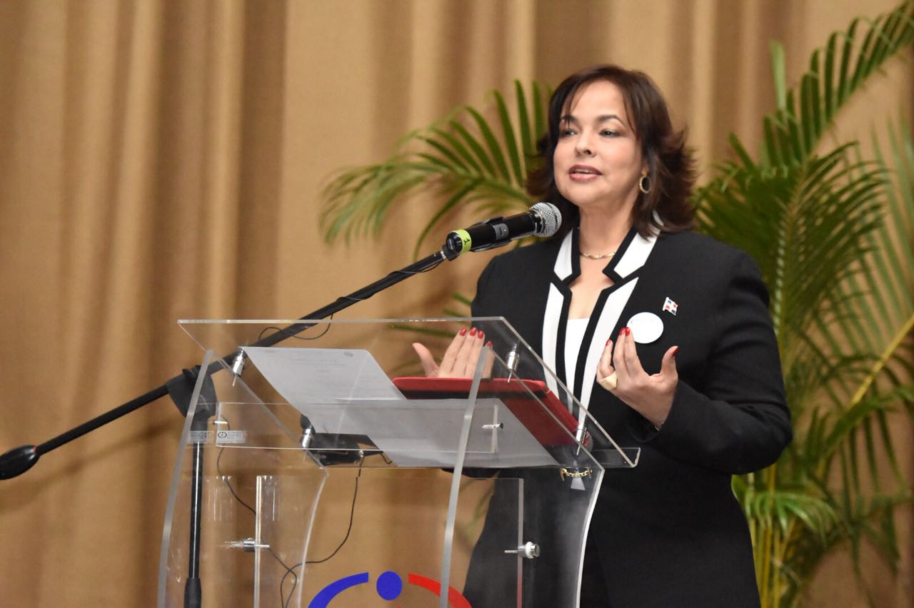 Discurso de Dra. Yokasta Guzmán S. en la entrega de certificados a instituciones que publican sus proceso en linea
