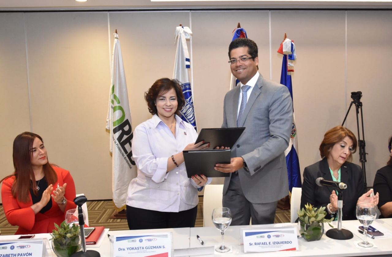 Contrataciones Públicas y ECORED suscriben acuerdo para promover consumo sostenible