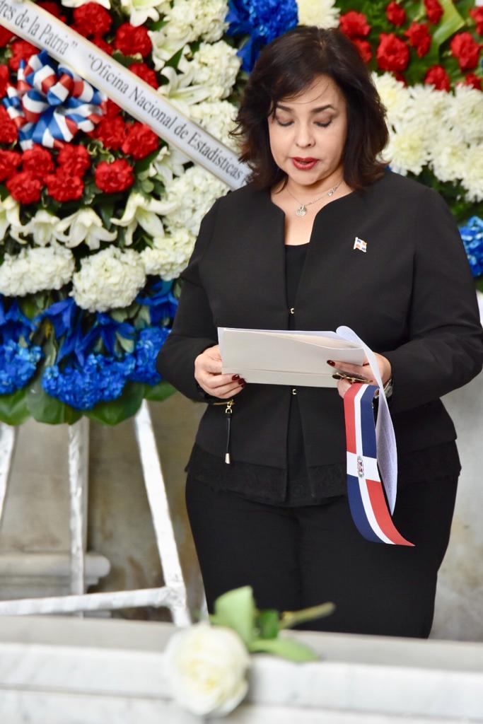 Palabras de la doctora Yokasta Guzmán Santos ante el Altar de la Patria, en ocasión del depósito de la ofrenda floral en homenaje a los Padres de la Patria