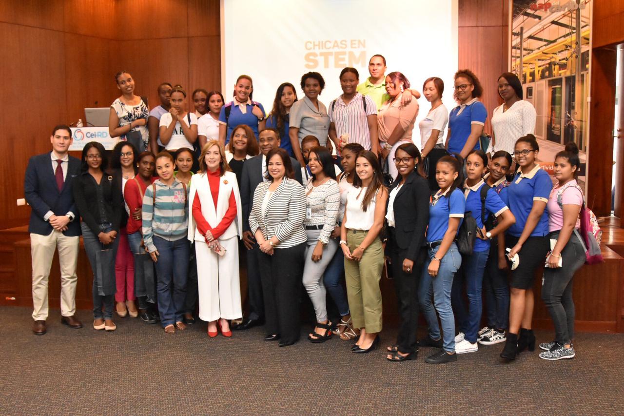 NAP DEL CARIBE REALIZA CONVERSATORIO CHICAS EN STEM