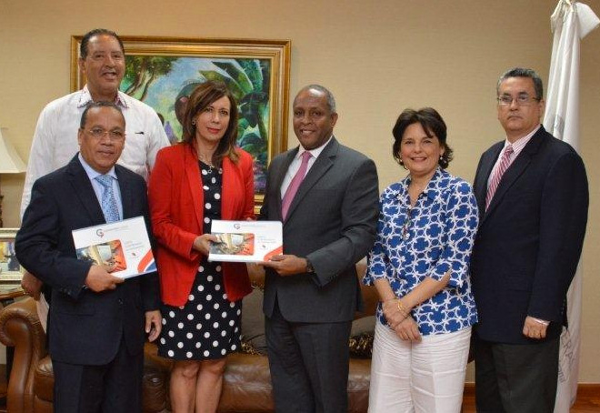 Comisión de Veeduría de INABIE se reúne con el Contralor Rafael Germosén Andújar.