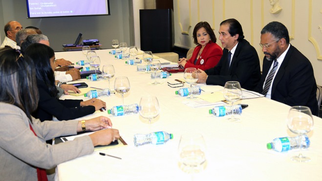 Gustavo Montalvo se reúne con los veedores de la OISOE