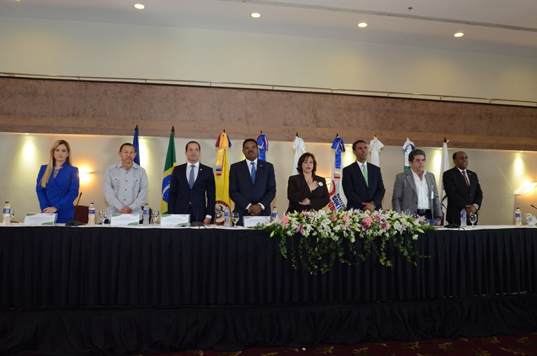 Gobierno y ayuntamientos procuran mejorar contratos sobre desechos sólidos