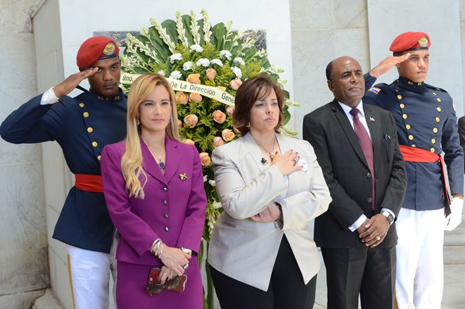 Discurso directora de Contrataciones ante el Altar de la Patria en noveno aniversario