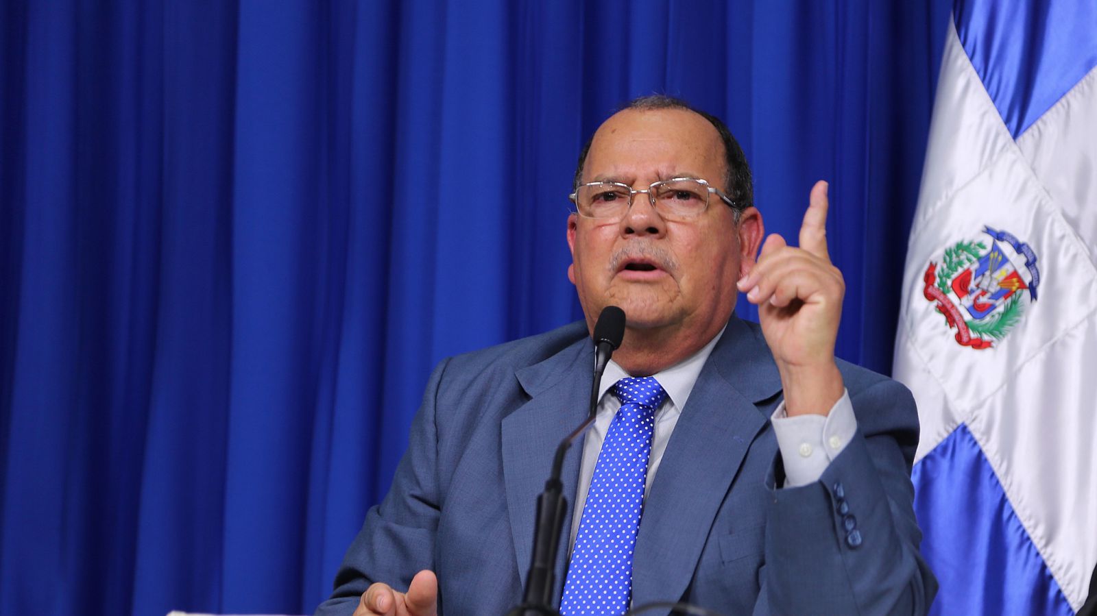 Carlos Segura Foster.