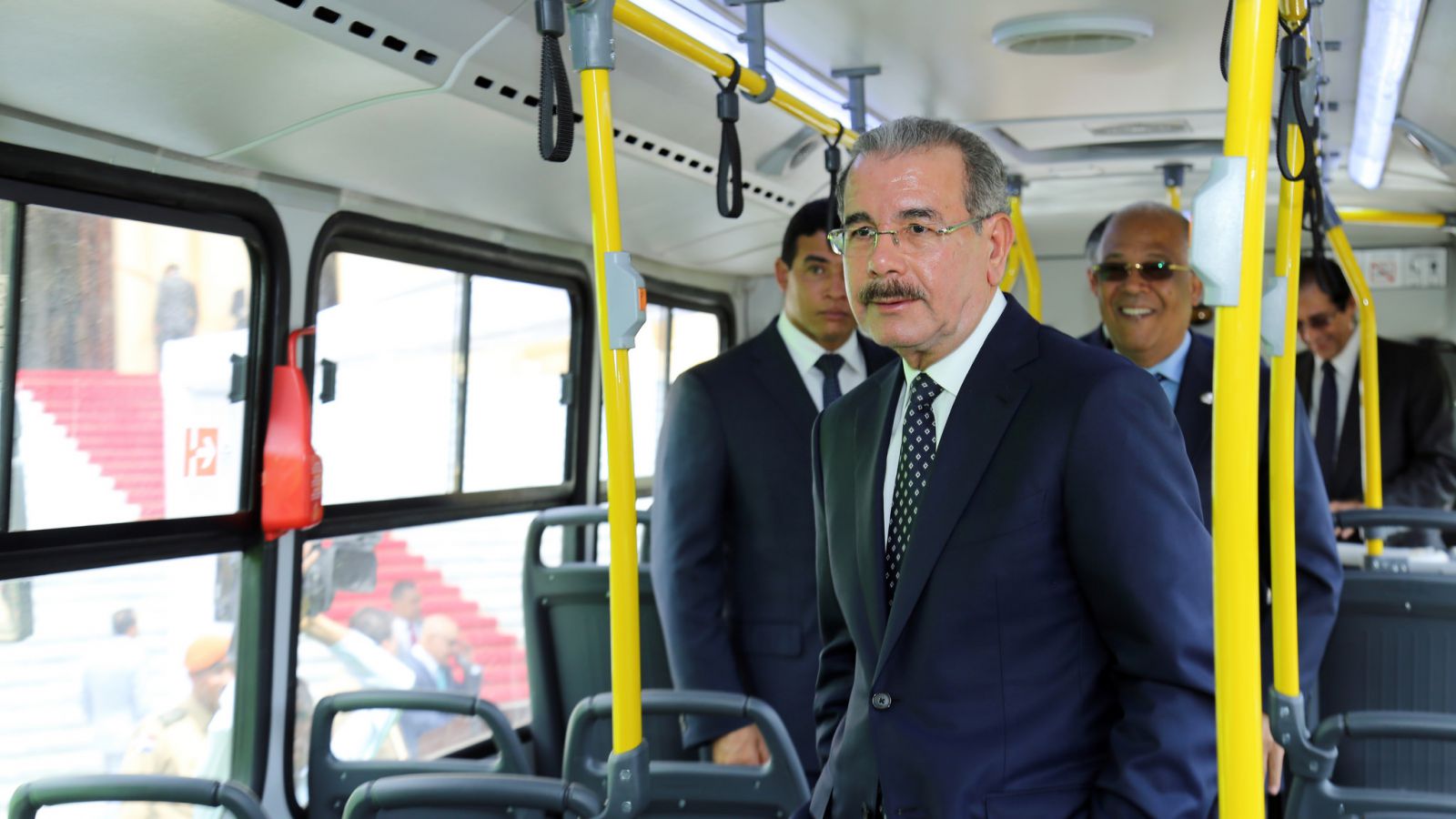 El presidente Danilo Medina encabezó la entrega de 100 OMSA.