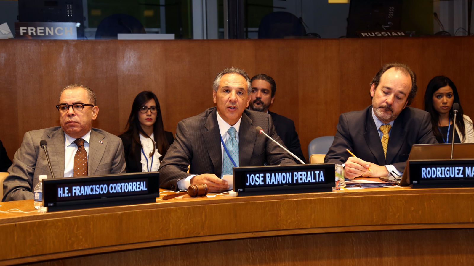 José Ramón Peralta participa en panel sobre políticas inclusión social en República Dominicana.