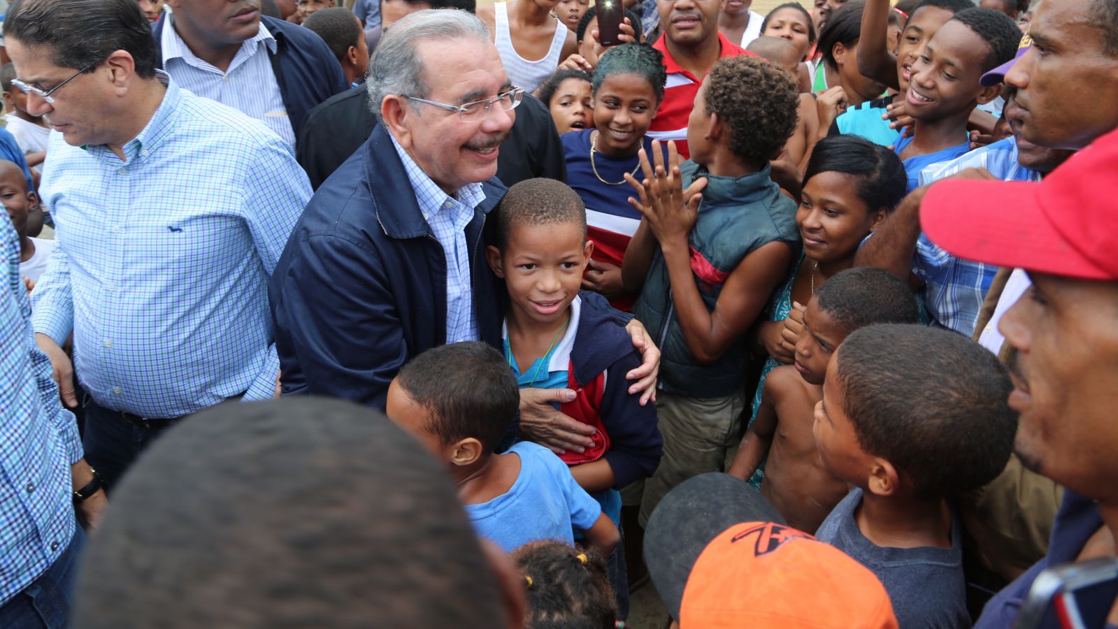 El presidente Danilo Medina visita sorpresa para supervisa avances obras Nueva Barquita y La Ciénaga