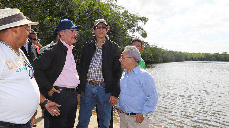 Danilo Medina visita Puerto de Manzanillo