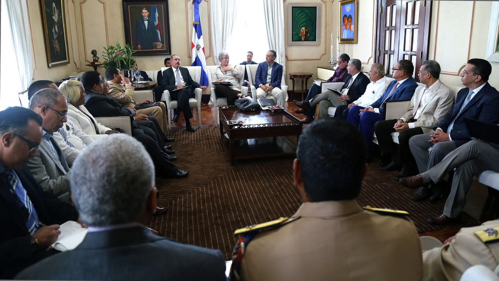 El presidente Danilo Medina se reúne para reforzar acciones contra dengue