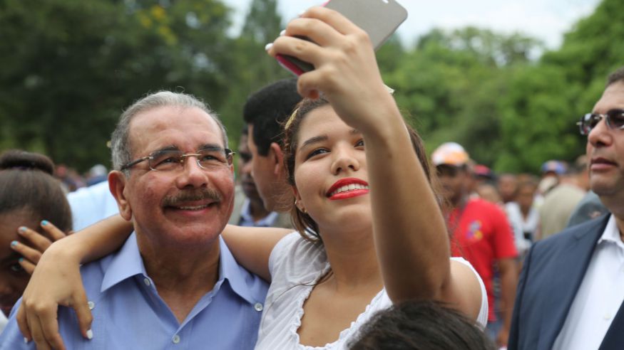 Danilo Medina expresa Jóvenes contribuyen positivamente con presente y futuro RD