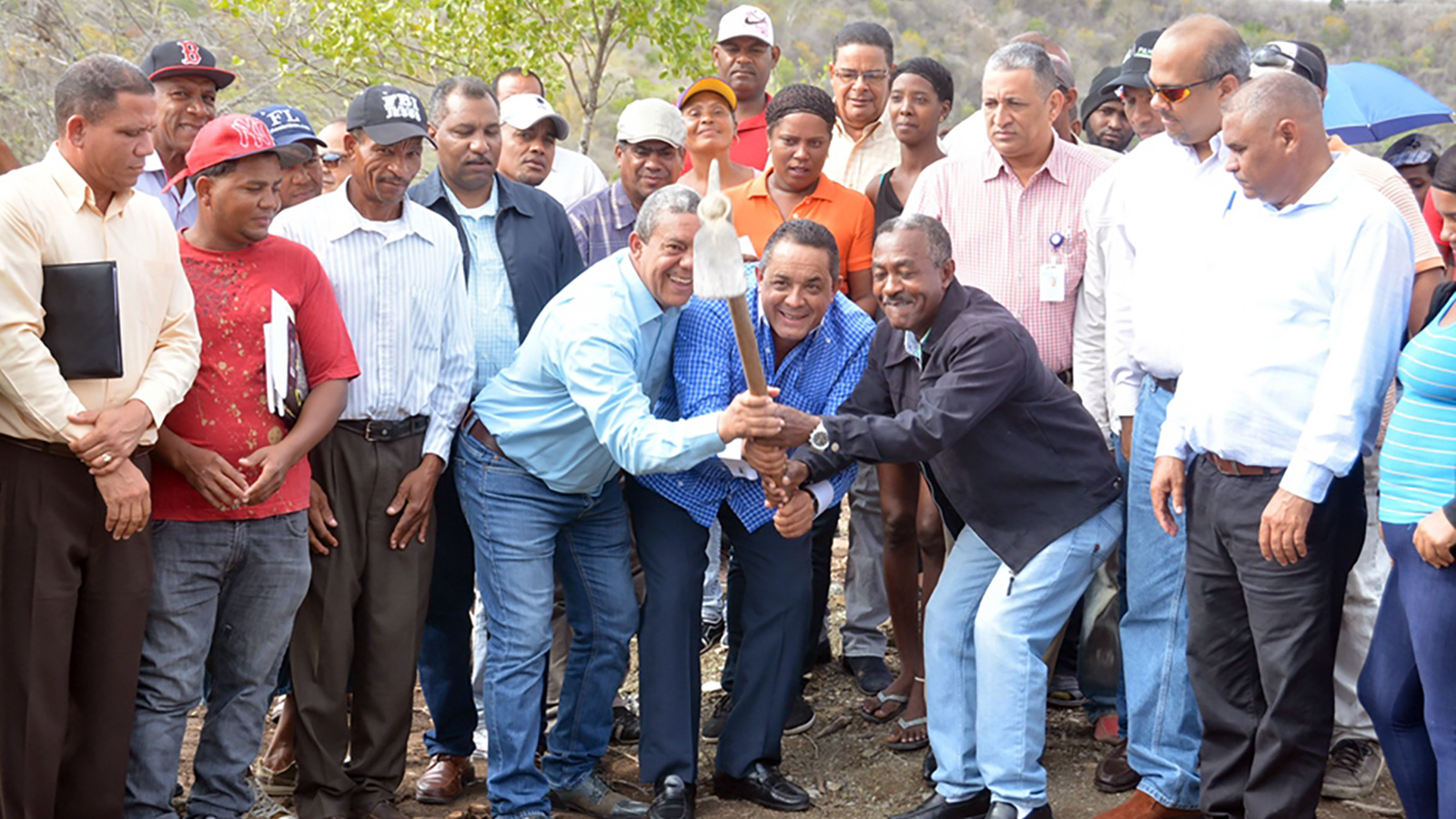 Primer picazo para crianza de ovejos y cabras a productores de Azua