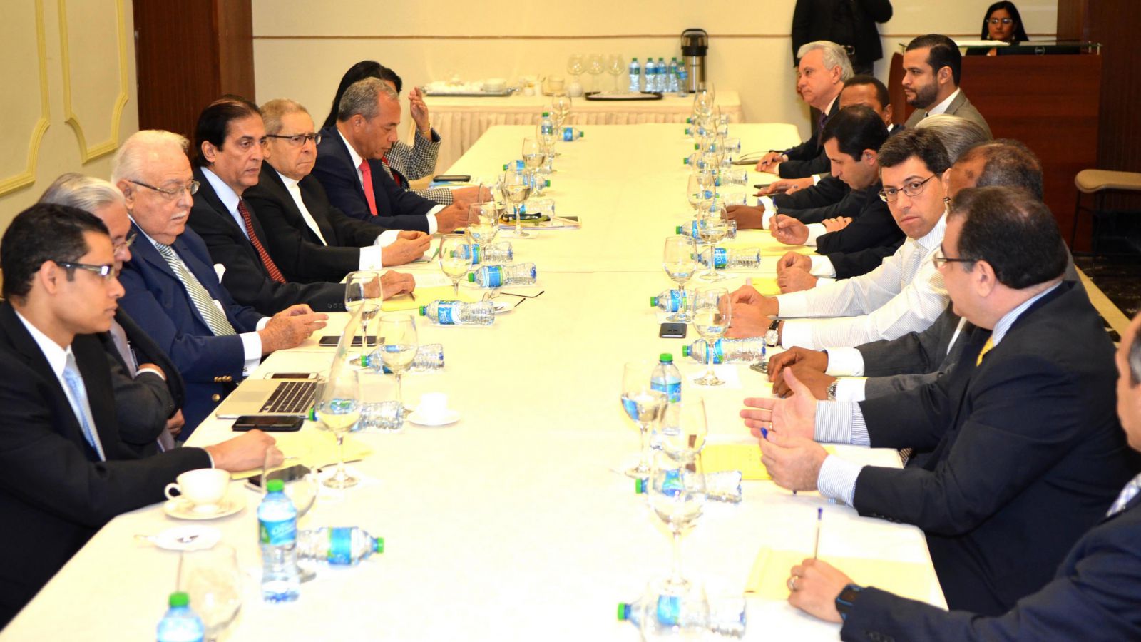 Reunión sectores público y privado para acercar posiciones de cara Pacto Eléctrico