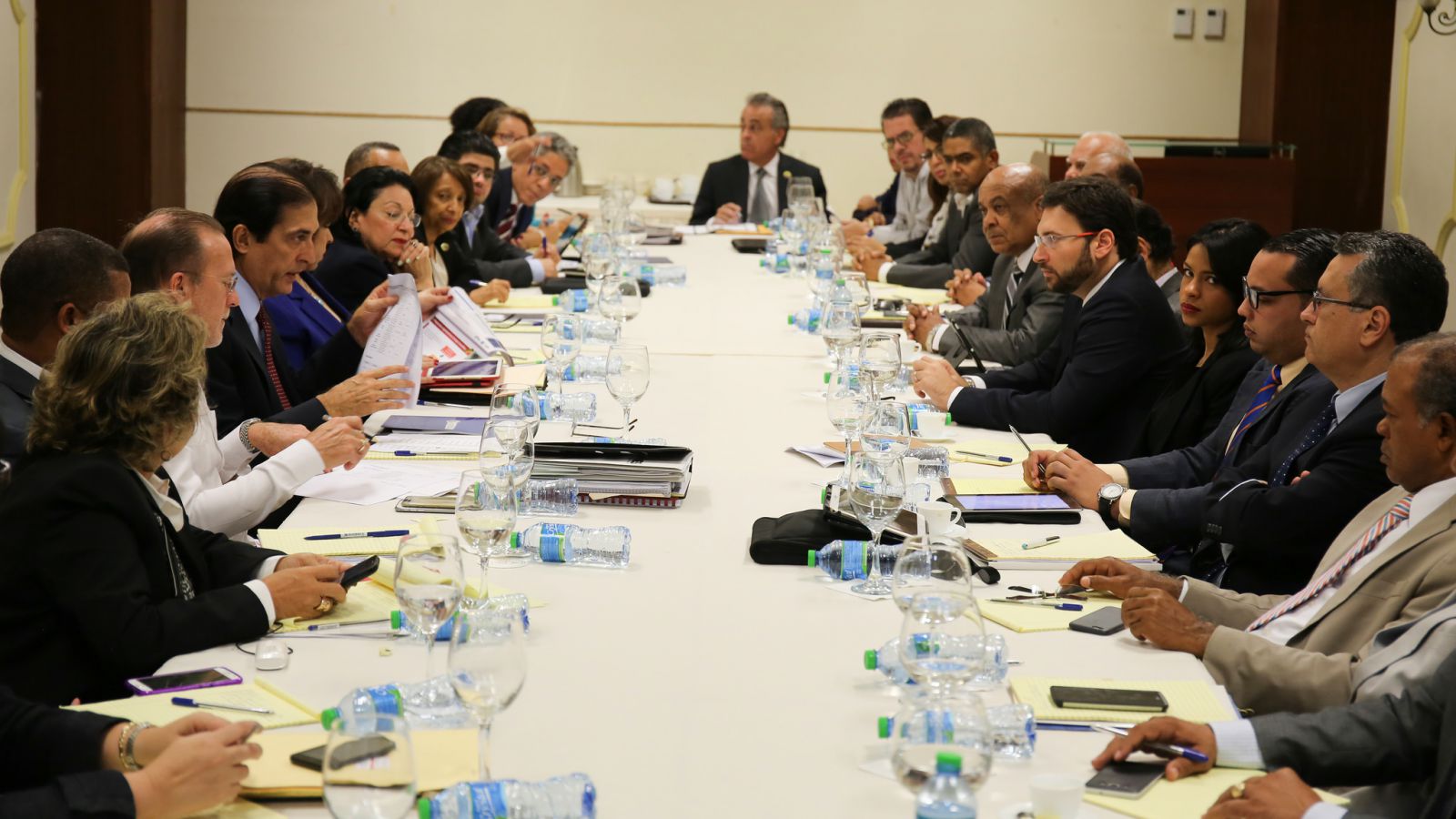 Gustavo Montalvo emcabezo reunión del Consejo Consultivo de la Iniciativa para el Apoyo y Promoción de las PYMES