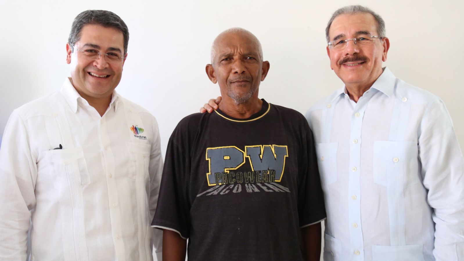 El presidente Danilo Medina visita La Nueva Barquita y Ciudad Juan Bosch junto Juan Orlando Hernández Alvarado presidente de Honduras