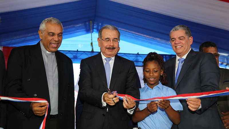 Presidente Danilo Medina Inaugura tres planteles escolares en Santo Domingo Norte