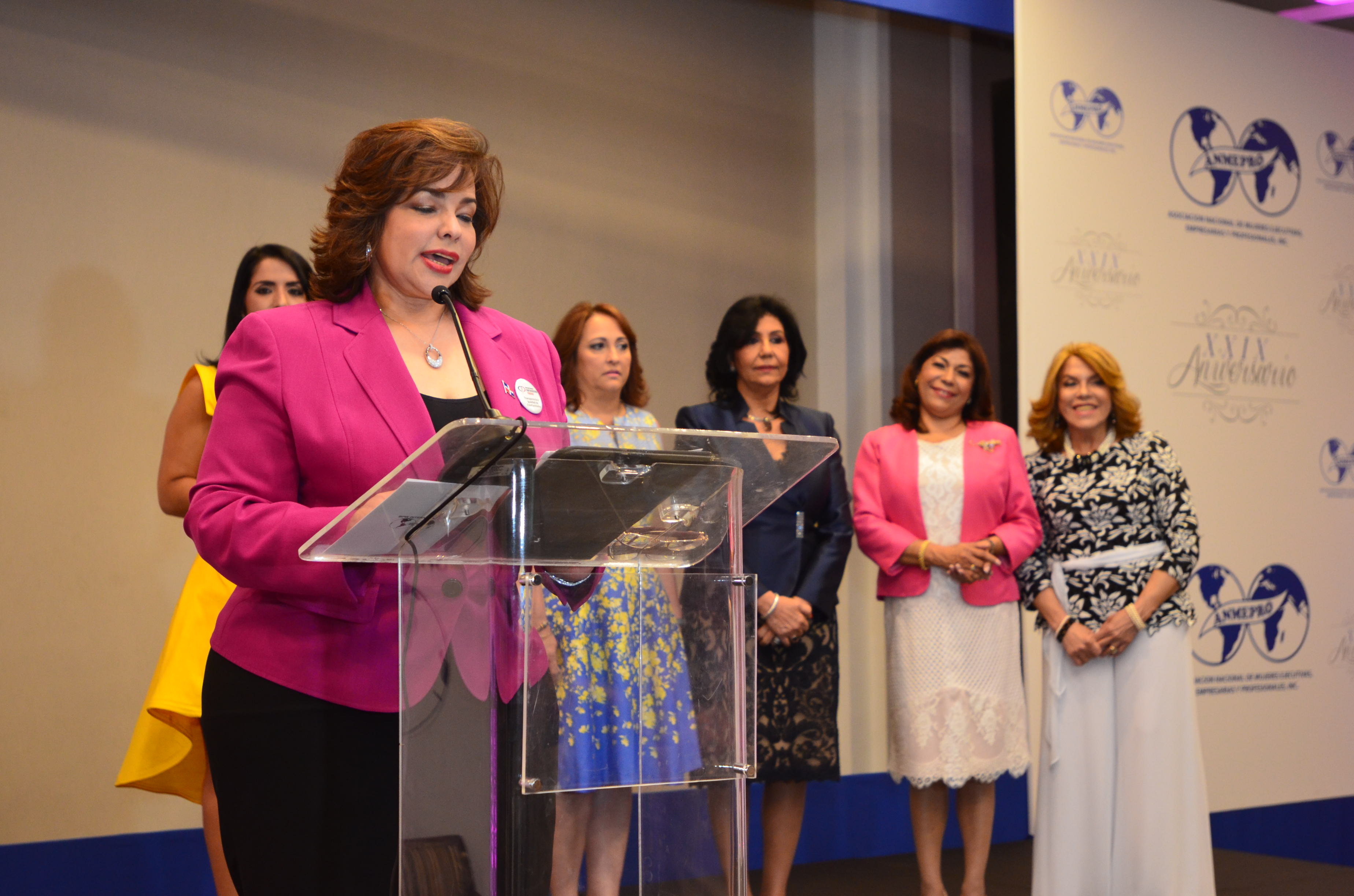 Yokasta Guzmán habla sobre 14 mil mujeres inscritas como proveedoras del estado