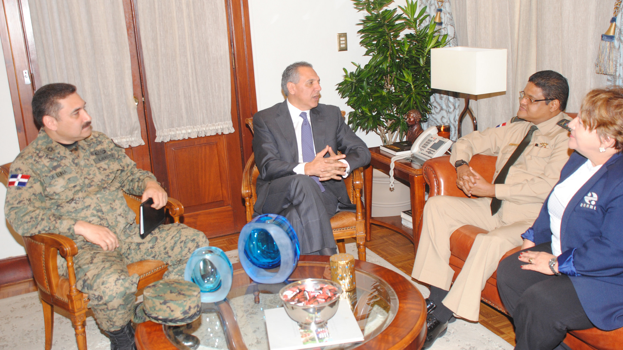 José Ramón Peralta dirige preservar vidas ante huracán Matthew