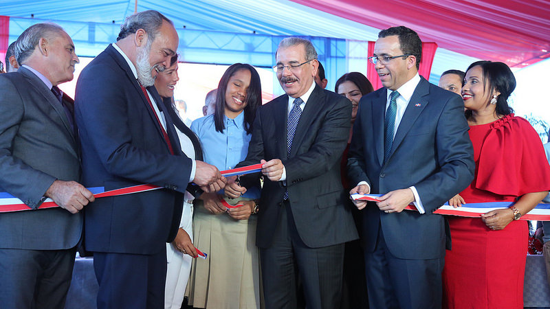 Presidente Danilo Medina entrega 28 nuevas aulas