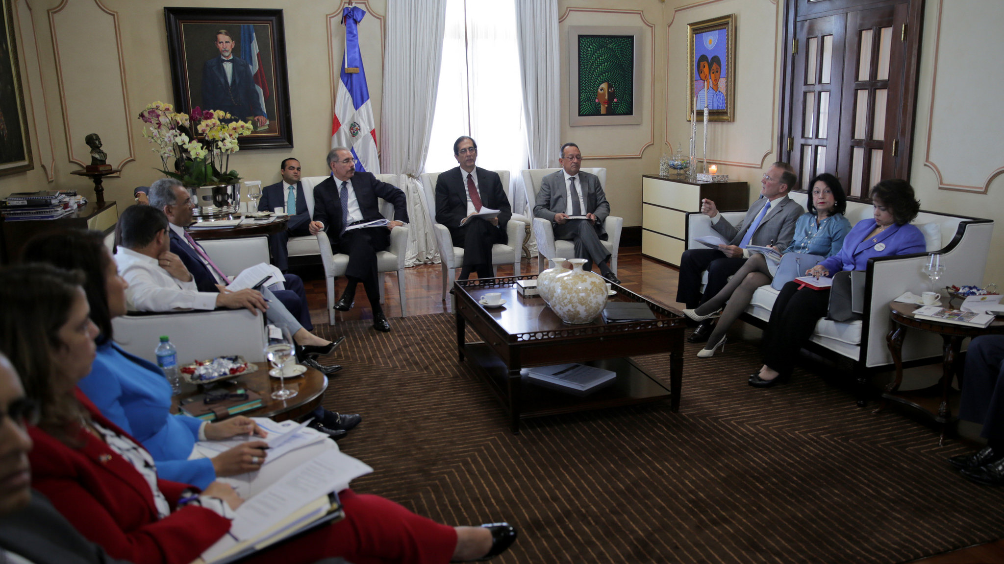 Presidente Danilo Medína se reúne con Comisión de Seguimiento a las Mipymes