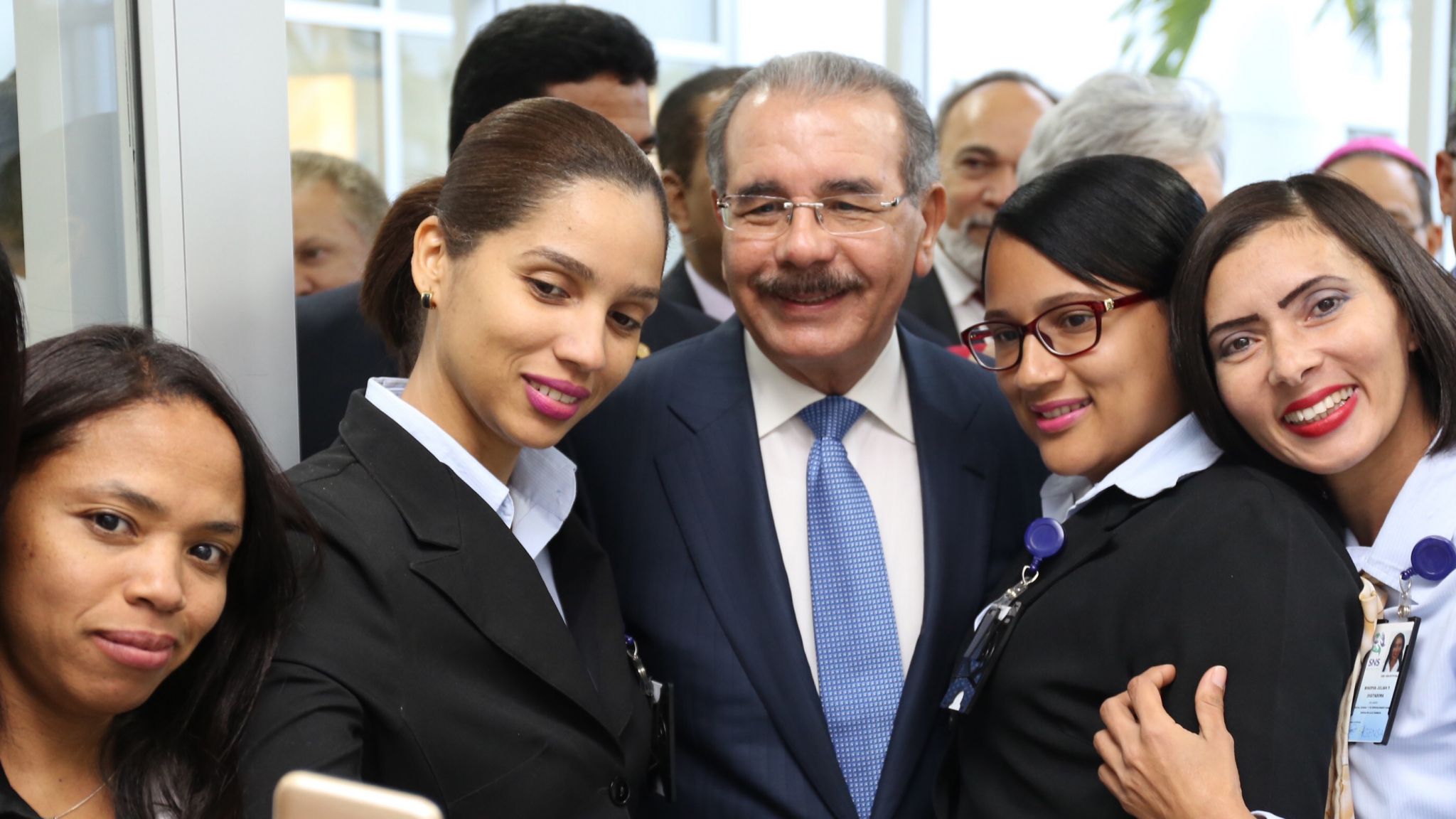 El presidente Danilo Medina exhorta a mujeres seguir avanzando