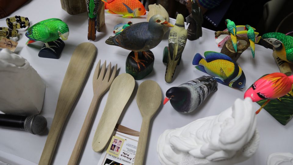 Danilo Medina visita artesanos San Cristóbal