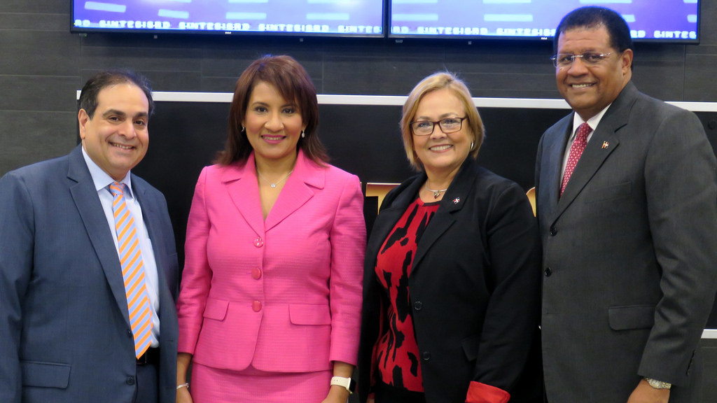 Microempresarios recibirán computadoras