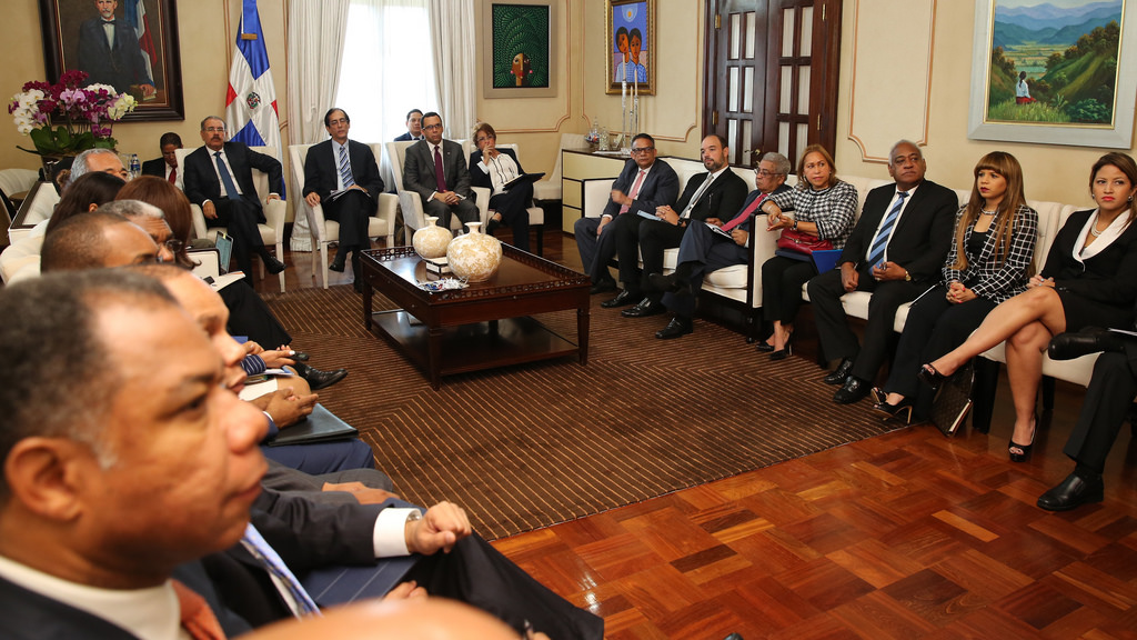 Presidente Danilo Medina conoce avances sobre república digital