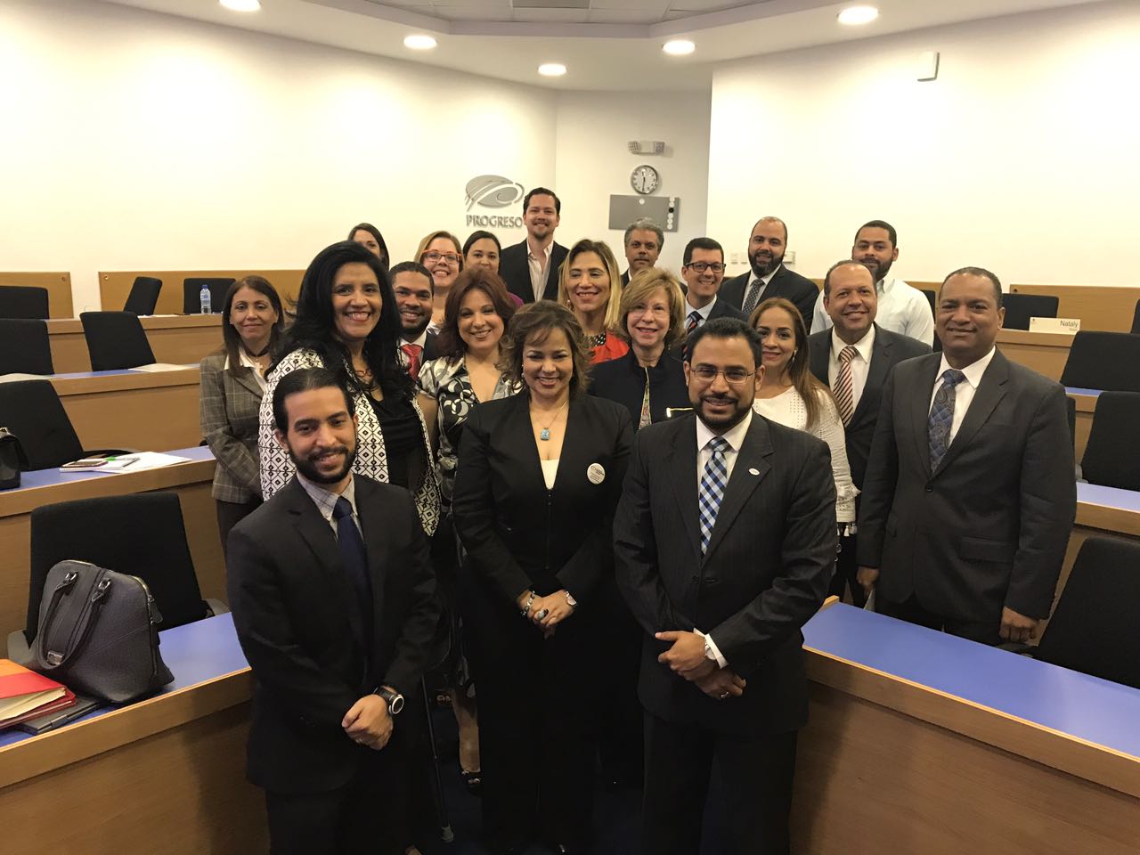 Compras Públicas y AMCHADR realizan seminario sobre el Portal Transaccional