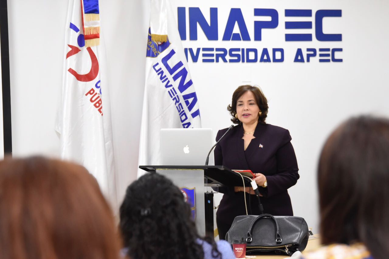 Dra. Yokasta Guzman en capacitación MiPYMES Mujer