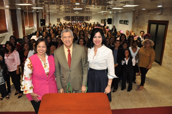 Dra. Yokasta Guzmán y Marisol Vicens Bello dirigen conferencia sobre mujer emprendedoras