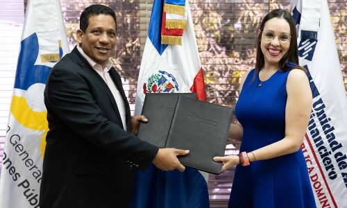 La Dirección General de Contrataciones Públicas (DGCP) y la Unidad de Análisis Financiero (UAF)