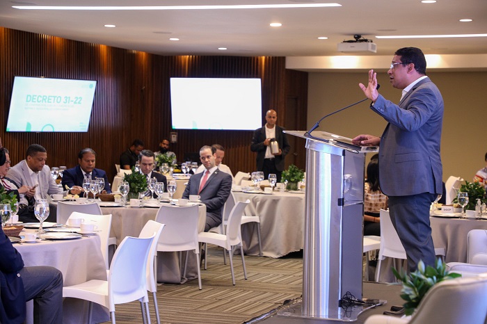 Carlos Pimentel habla sobre avances y retos para implementación del Decreto 31-22 que promueve compras a mipymes industriales