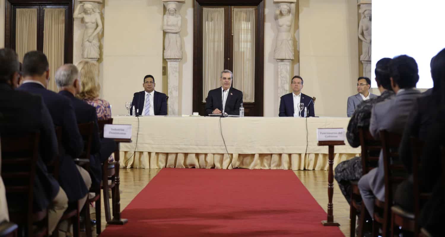 El presidente Luis Abinader implementó el decreto 31-22