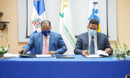 Controlaría General y Contrataciones Públicas firman convenio