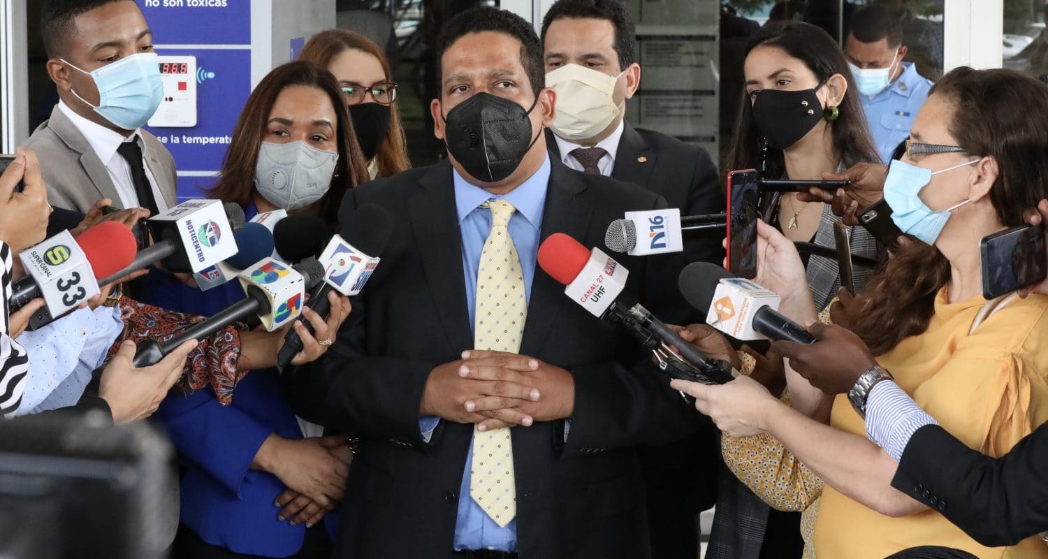 Director Carlos Pimentel