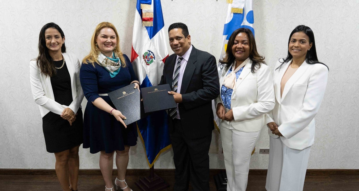 Dirección General de Contrataciones Públicas (DGCP) inicia acuerdo con tres asociaciones de empresarias