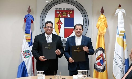 PUCMM y Contrataciones Públicas firman convenio para desarrollar programas de formación