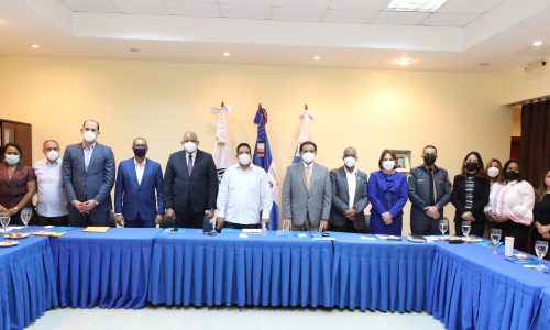Ministros y directores saludan designación de oficiales de cumplimiento