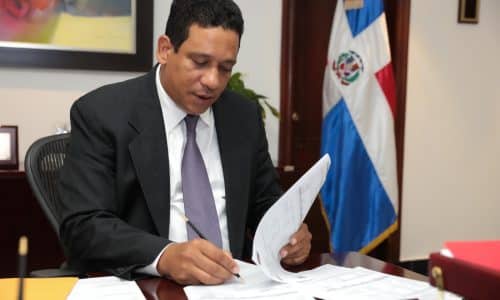 Director Carlos Pimentel