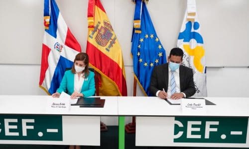 El CEF Santo Domingo y la Dirección General de Contrataciones Públicas (DGCP) firman un acuerdo