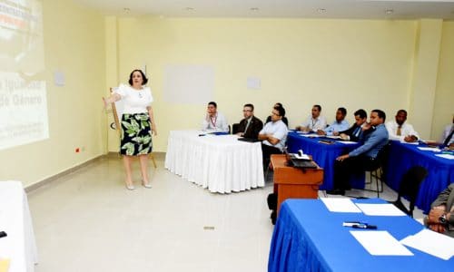 Contrataciones Públicas imparte taller sobre transparencia e igualdad de oportunidades en Higüey